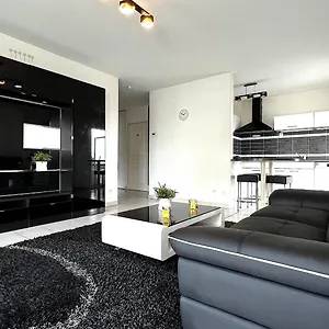 Homey Genius - à 100 M De La Douane/terrasse Privée , Ambilly France